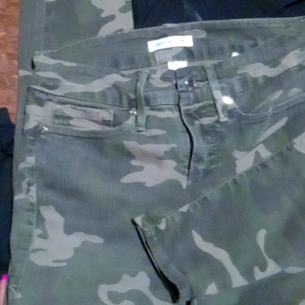 Good American camo Xtra slim fit 2/26